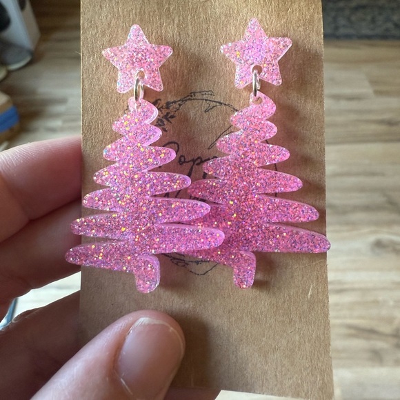 Pink glitter Christmas Tree Earrings (NEW) - Picture 1 of 4